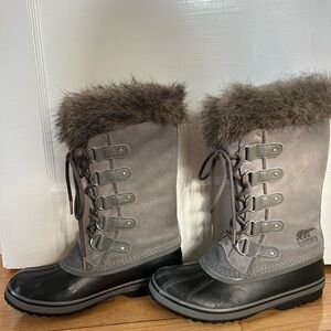 Joan of Artic Sorel Gray and Black Winter Boots with Fur Trim